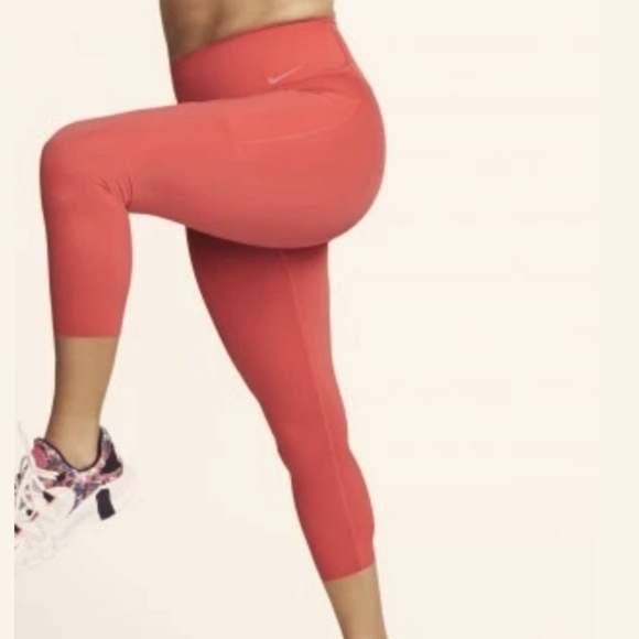 Nike Go Firm-Support, High-waisted Cropped leggings with pockets - coral - Picture 2 of 15